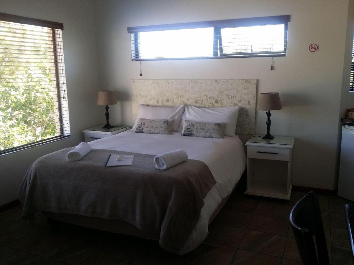 12 On Beach Guest House Saldanha Bay Bagian luar foto