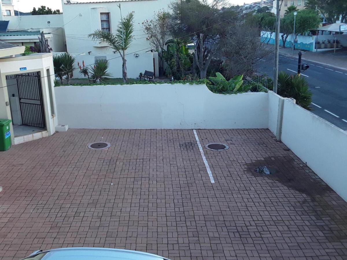 12 On Beach Guest House Saldanha Bay Bagian luar foto