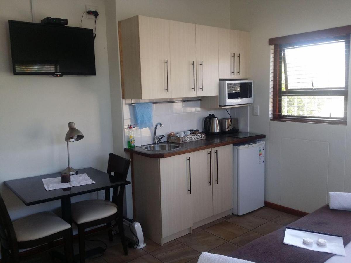 12 On Beach Guest House Saldanha Bay Bagian luar foto