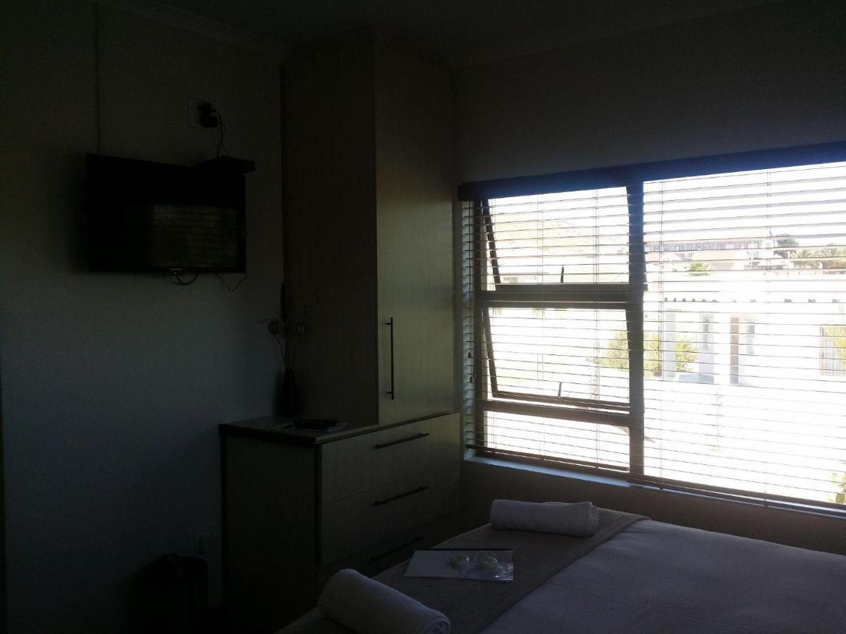 12 On Beach Guest House Saldanha Bay Bagian luar foto